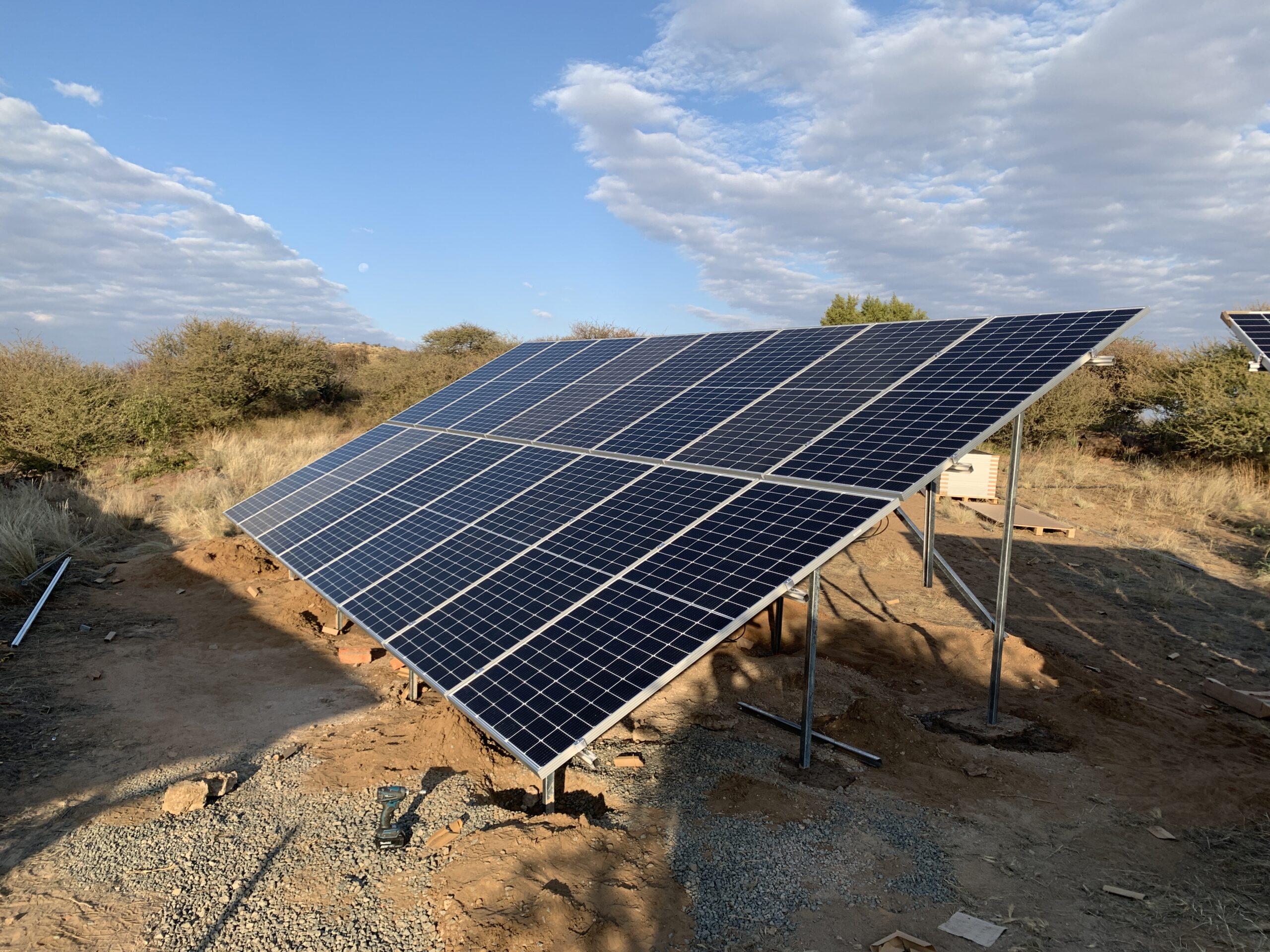 UPLOAD: assets/offgrid-rural.jpg